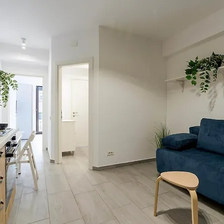 Downtown Urban W Balcony Vol 3