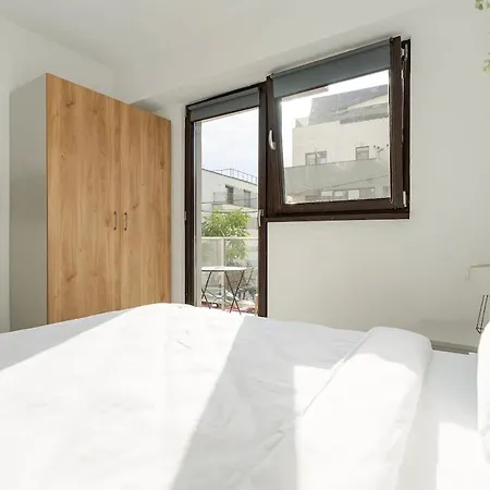 Downtown Urban W Balcony Vol 3