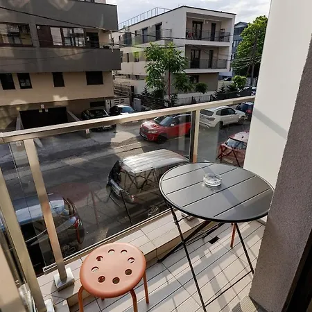 Downtown Urban W Balcony Vol 3 Apartment *