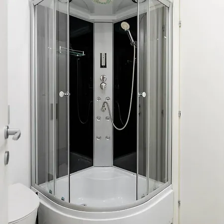 Apartamento Downtown Urban W Balcony Vol 3