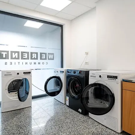 Downtown Urban W Balcony Vol 3 Boekarest