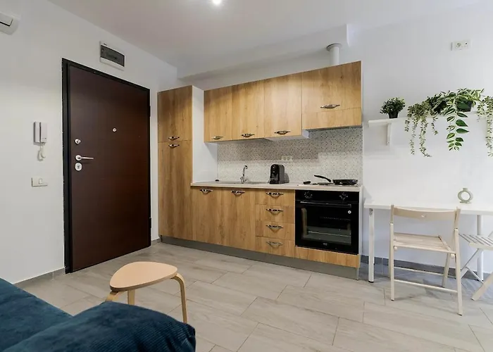 Downtown Urban W Balcony Vol 3 * Bukarest