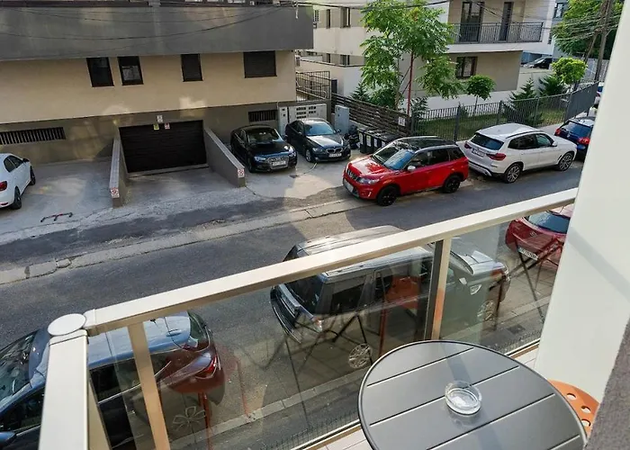 Downtown Urban W Balcony Vol 3