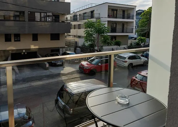 Downtown Urban W Balcony Vol 3 Apartment *