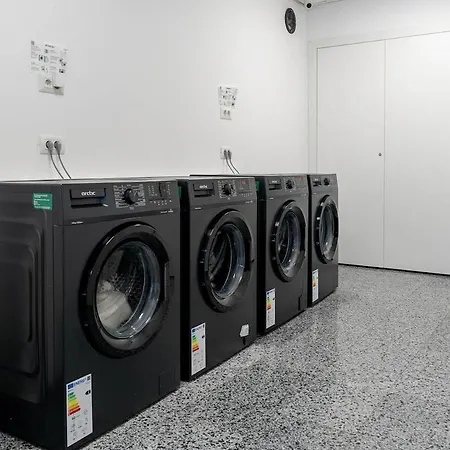 Downtown Urban W Balcony Vol 3 Apartament