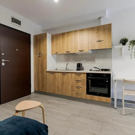 Downtown Urban W Balcony Vol 3 * بوخارست